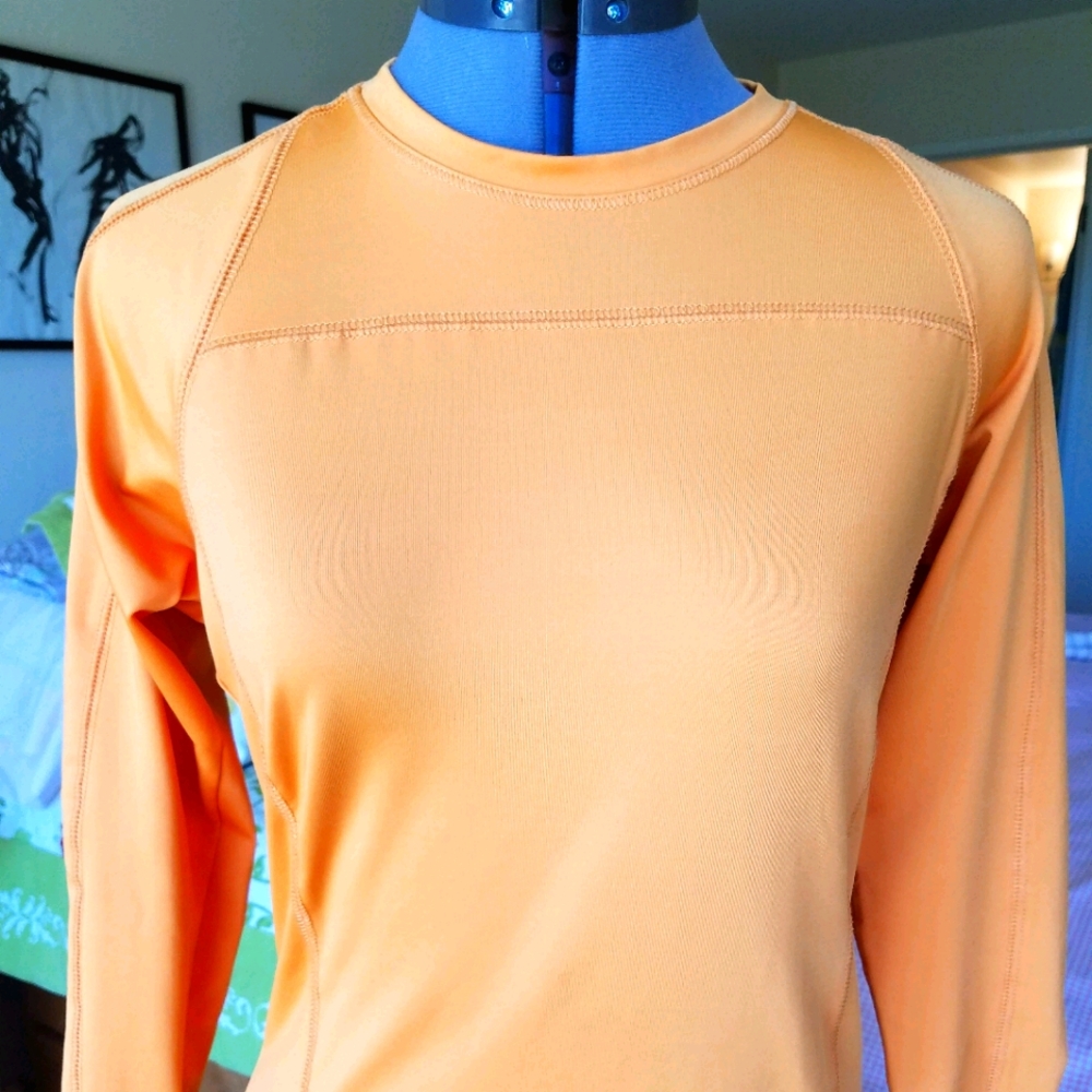 VITAL sports top  M